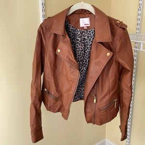 Stylish brown leather jacket from Kohl’s with gold zippers!